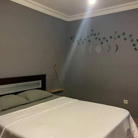 Sehrin Merkezinde Otoparkli Bina *