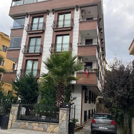 Sehrin Merkezinde Otoparkli Bina *